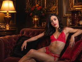 valeria-hot
