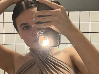 Have u seen such a hot girl before?