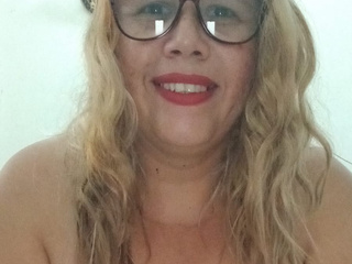 Model ElizabethTaylor8 albums and photos - BongaCams