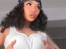Moan4u — LIVE on BongaCams