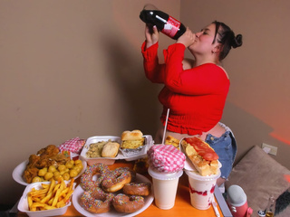 DELICIOUS FOOD🍗🍔🍕