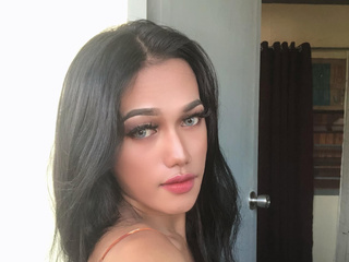 THE GIRL NAME MIRA