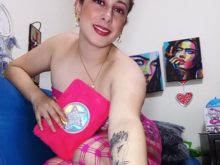 Sexy pink Maya