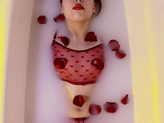 Bath with roses (part 2)