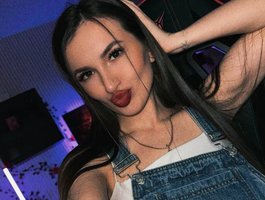 домашнее видео с Supergirl7771