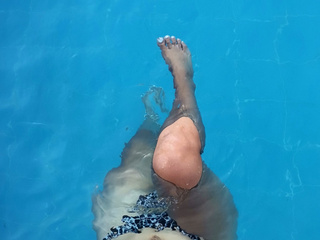 Pool day 💦
