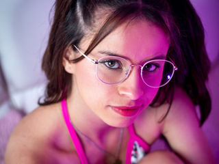 I am shy but very hot