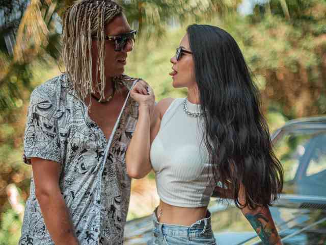Travel-couple