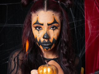 🧡 The Halloween Sorceress