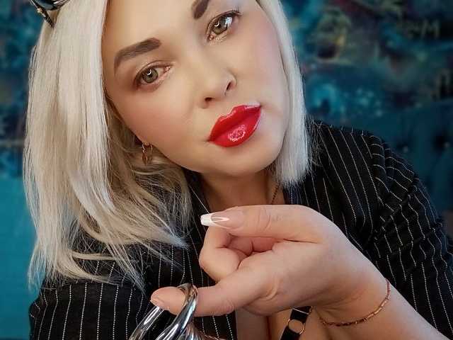 Mistress-Gwen
