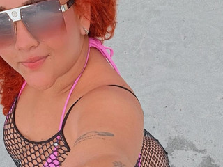 On the beach everything is worth 🏝💋❤