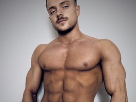 musclehunkboy