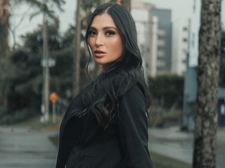 ℬ𝓁𝒶𝒸𝓀𝓉𝑜𝓅 𝒬𝓊𝑒𝑒𝓃