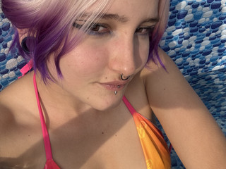 Day pool hotter💦🔥