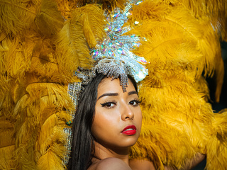 QUEEN OF THE FESTIVAL