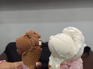 Eating ice cream with Sara