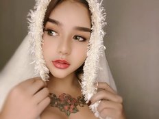 Henkilön IM_YOUR_QUEEN_ hahmokuvake