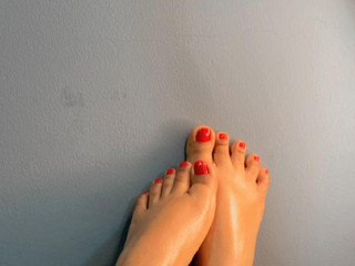 I want your semen on my feet