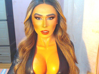 I AM A QUEEN OF ALL QUEENS