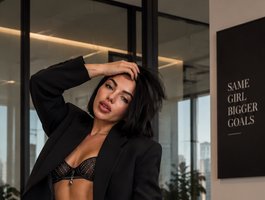 AddictedSabi live cam on BongaCams