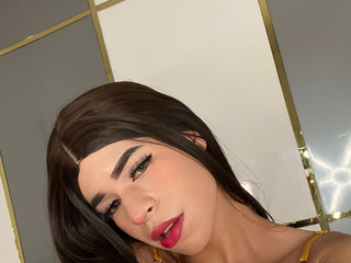 Your pretty superhero