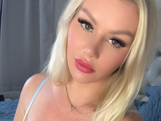 Selfie showing off my big Boobies