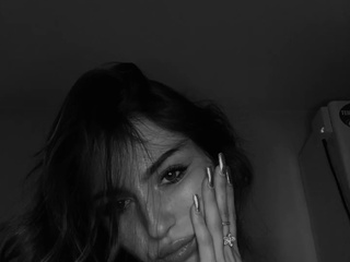 B&W
