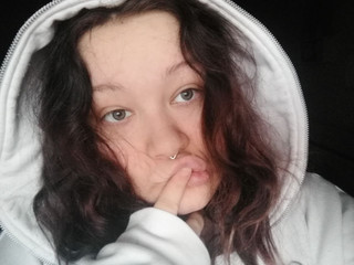 usually my hair curly btw