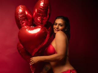 I want to be your Valentine's Day all month !!