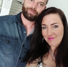 Sexynaughtycouple1
