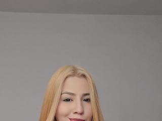 Pretty Merlina