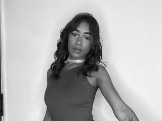 “Today I dressed in red… so you can undress me wit