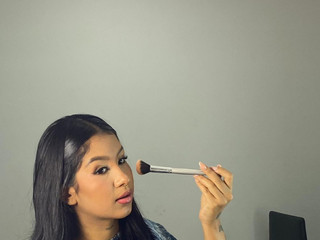 Learning to put on makeup ♥