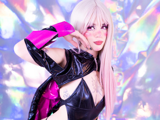 💋 I don’t play the character… I become her.