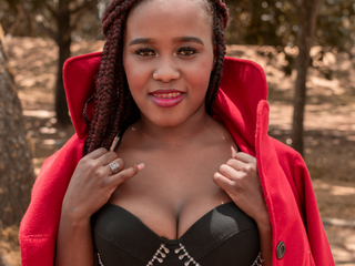 alessia black clothes