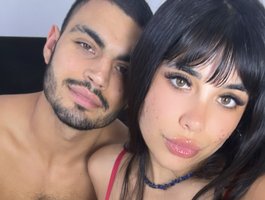 latinuycouple webcam