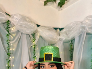 🍀 "Clover Kisses"☘☘