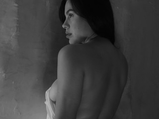 b/w