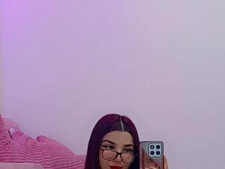 Do you prefer or without clothes? 😈