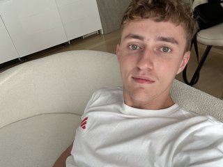 Modèle webcam crazybottom24