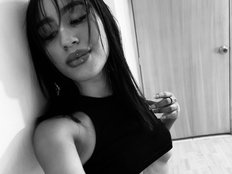 tiny-sarah1 Live Webcam on BongaCams