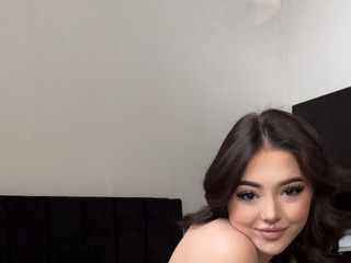 Just me being a good girl😈