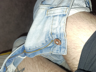 Took off his shorts 😎