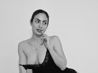 can u read my thoughts? 🌸😈🌸