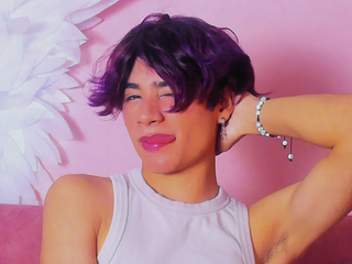 Sweet look… dangerous attitude