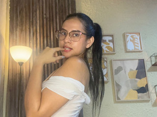 school bicth here for u