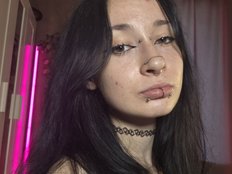 Juicy-Vikki