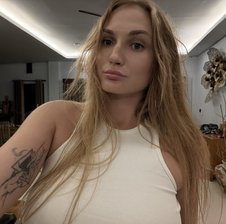 annie-blush1