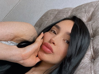 Kissesss