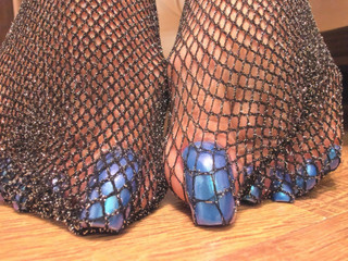 Iridescent toe nail art